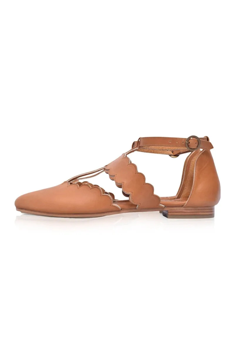 Gardenia Pointy Toe Leather Flats in Vintage Camel