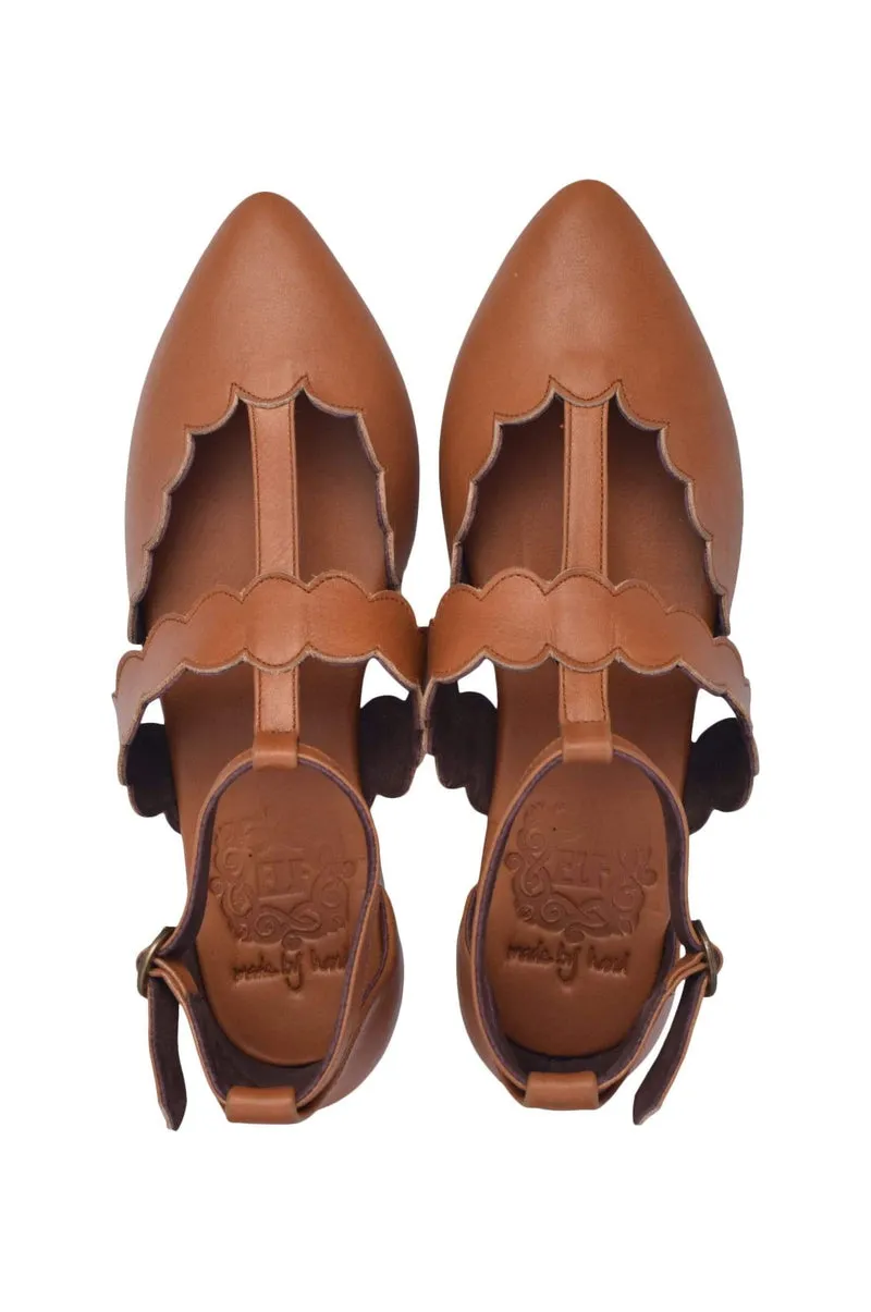 Gardenia Pointy Toe Leather Flats in Vintage Camel