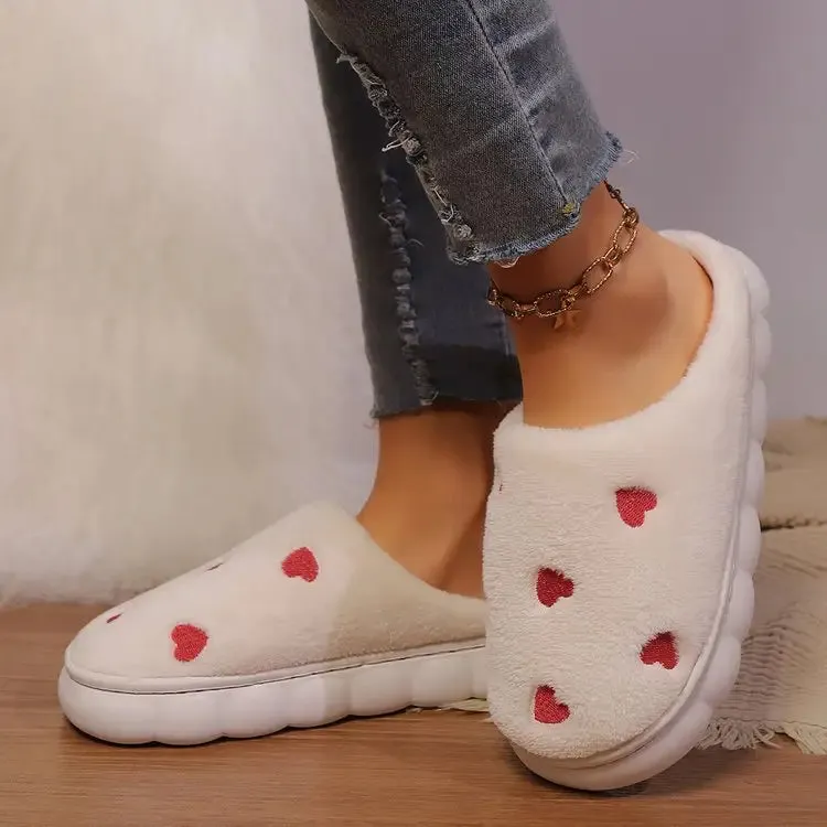 Heart Round Toe Flat Slippers in Luxury Fashion for Women