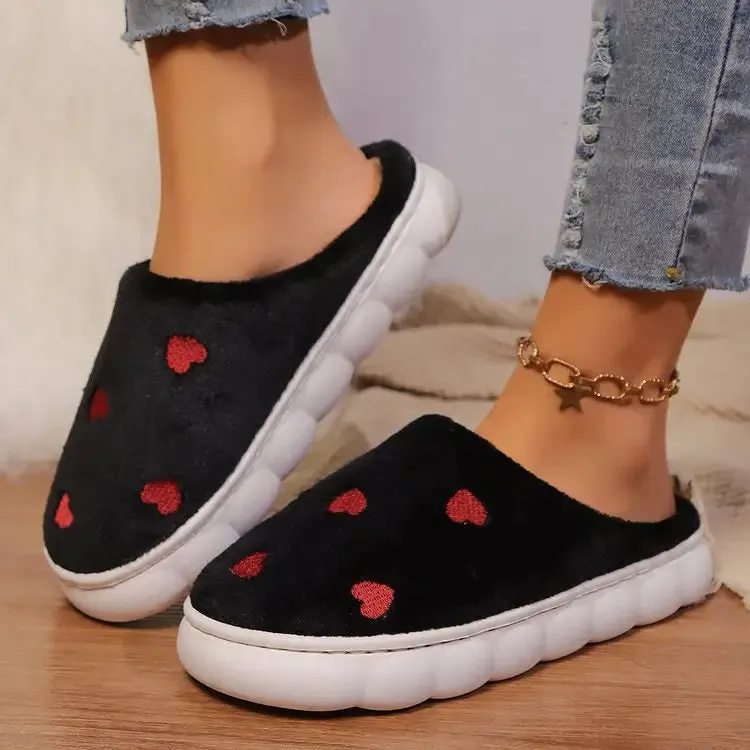 Heart Round Toe Flat Slippers in Luxury Fashion for Women