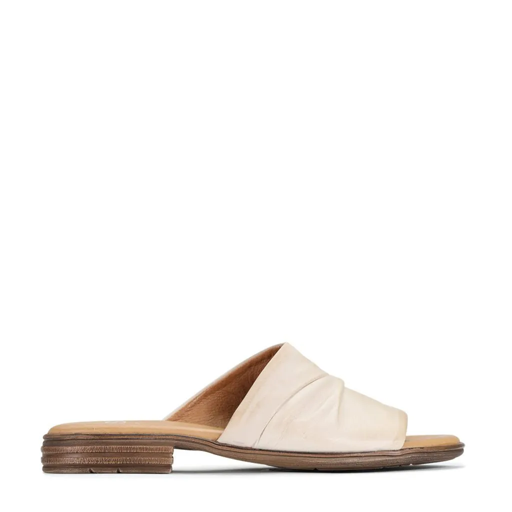 ILO LEATHER  SLIDE SANDALS