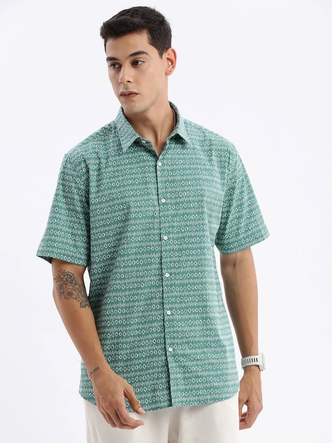 Men Spread Collar Printed Slim Fit Green Shirt