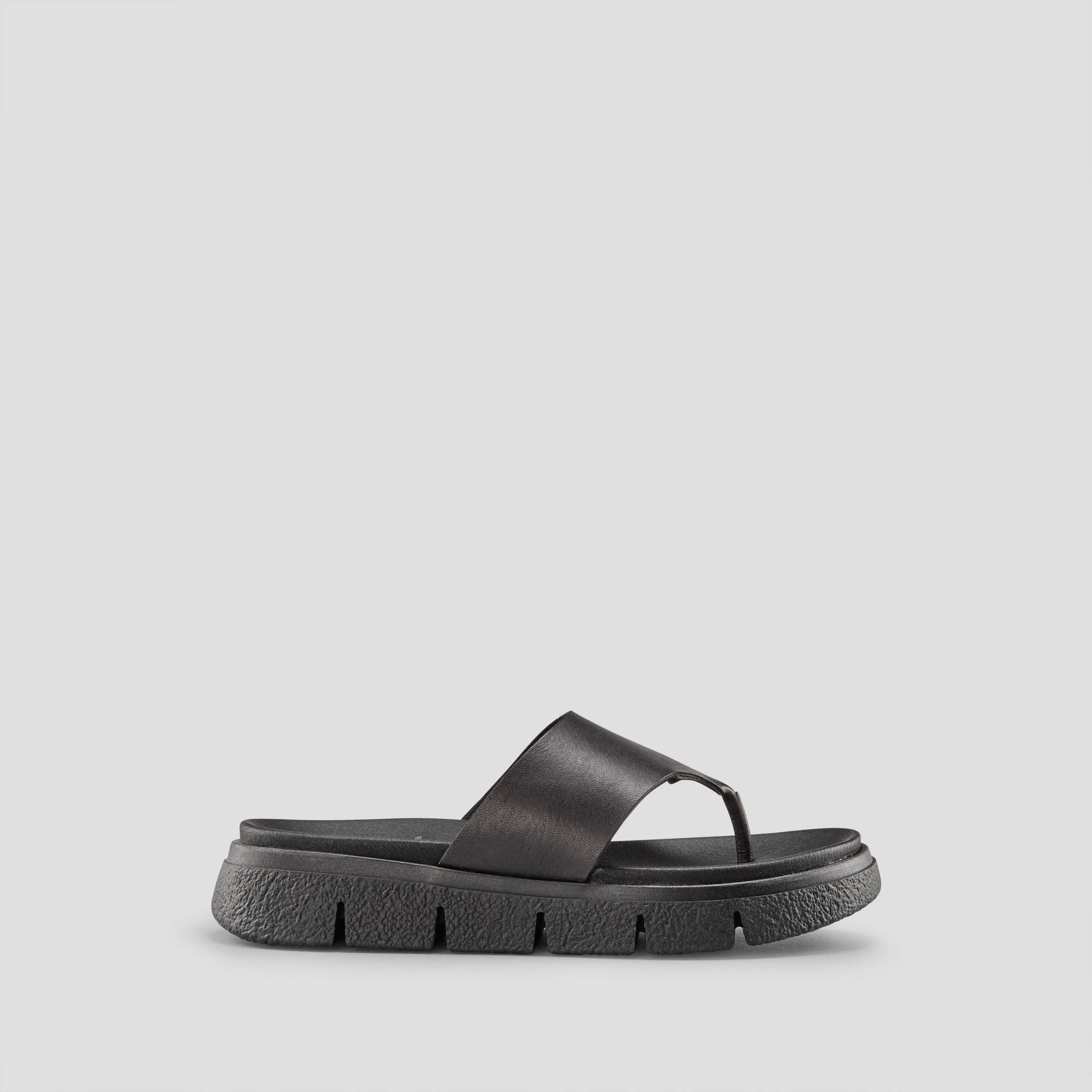 Ponyo Luxmotion Leather Thong Sandal