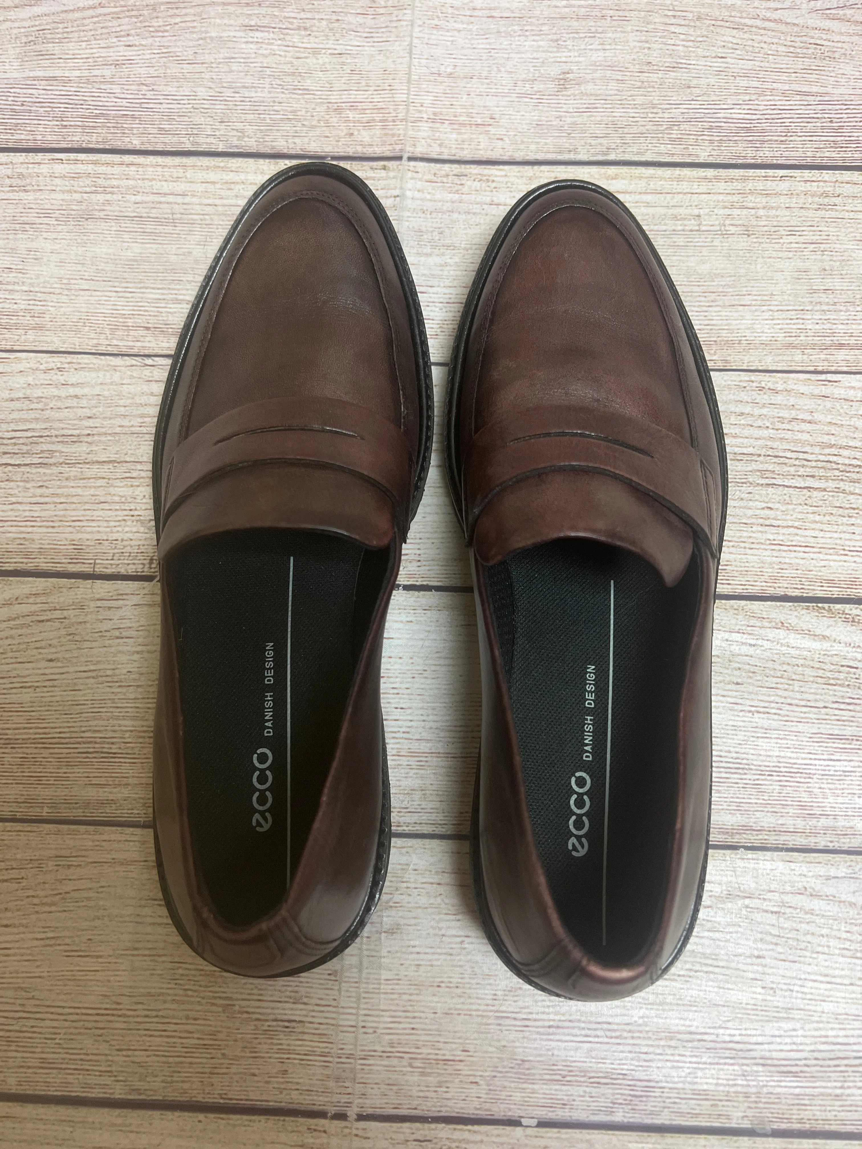 Shoes Flats By Ecco In Brown, Size: 7.5